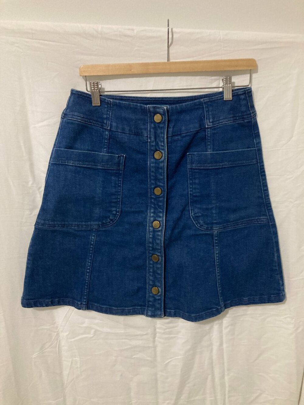 Boden Women Size 8 Mini Skirt Denim Button Down Pcokets Summer 90s Cool Flare